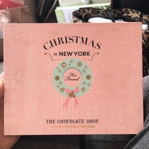 Too faced Christmas in New York palette